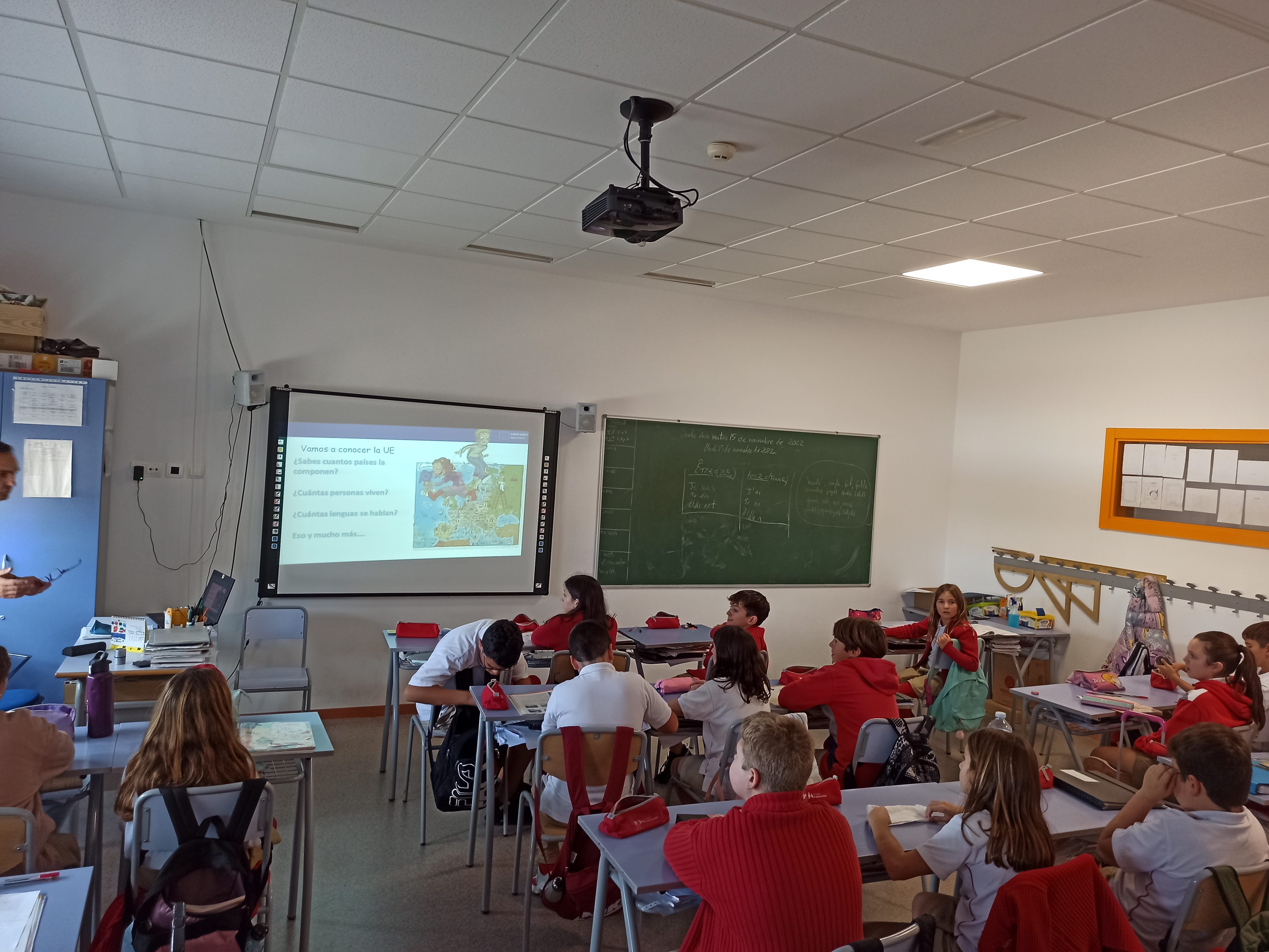 Alumnos durante la charla