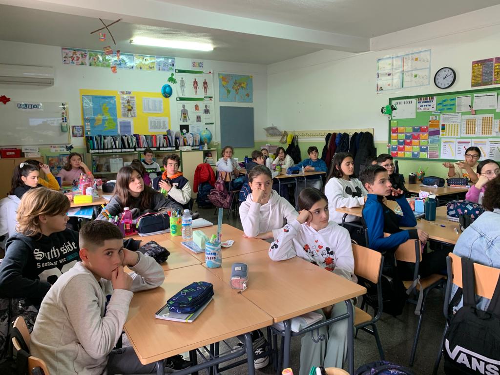 Alumnos durante la charla